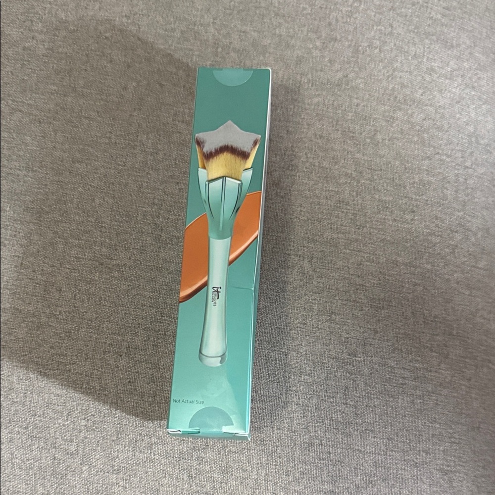 It Cosmetics Teal Handle Makeup Brush
